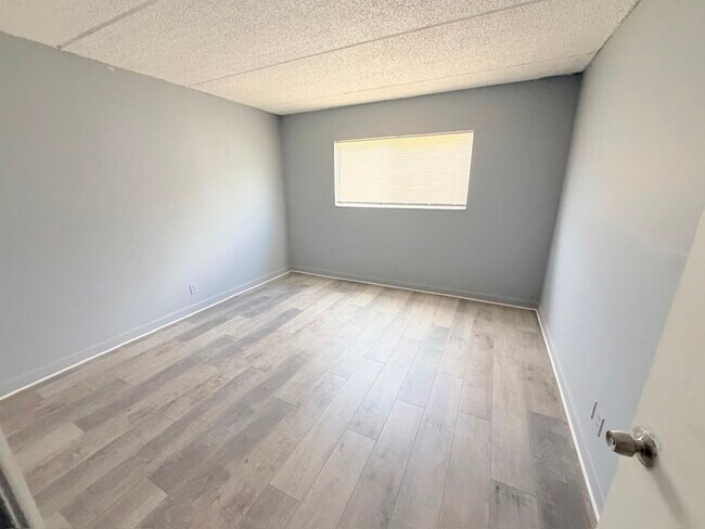 Foto del edificio - 1501 Crescent Cir