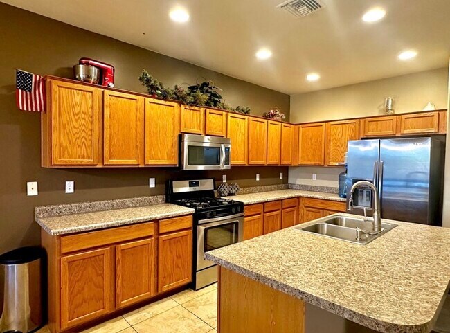 Foto del edificio - 1145 E Madera Grove Ln