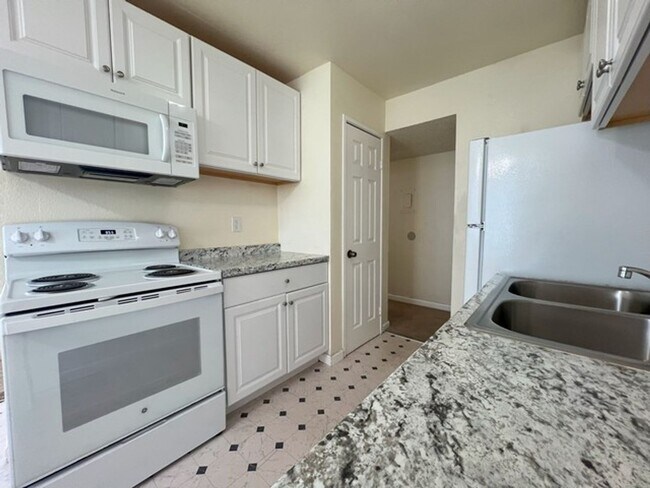 Foto del edificio - Ground Floor Two Bedroom with Community...