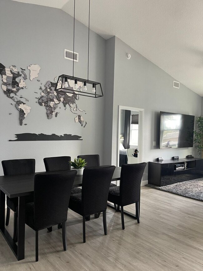 Foto del edificio - 3 Bedroom Single Family Home in Tampa