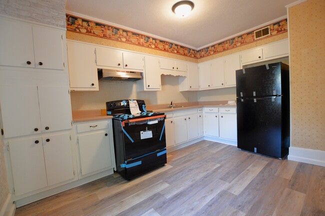 Foto del edificio - 715 E 9th St