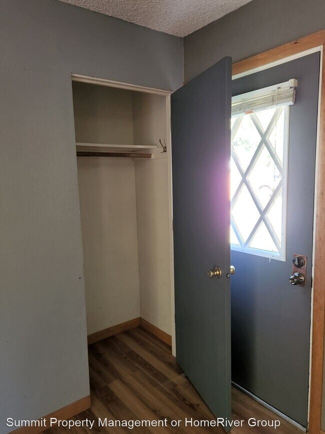 Building Photo - 2 br, 1 bath House - 13 Charis Lane