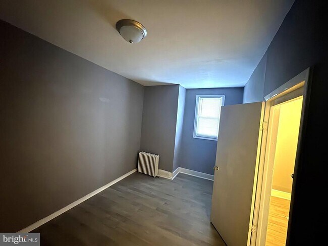 Foto del edificio - 3412 N Front St