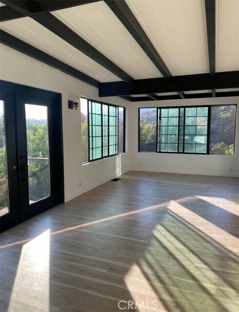 Foto del edificio - 9552 Ventura Way