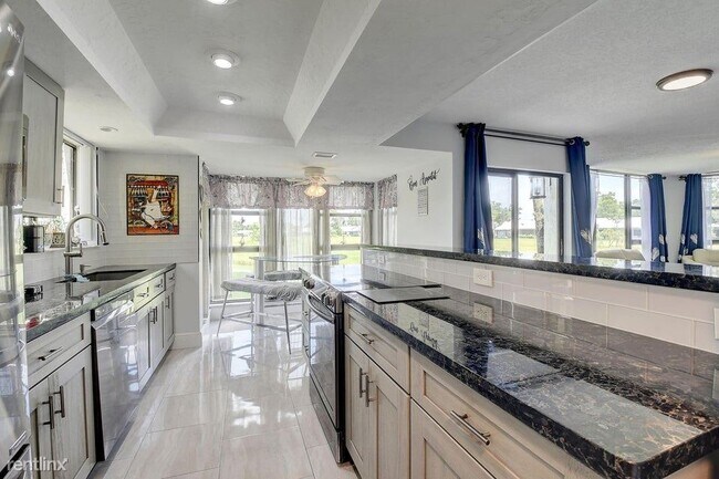 Building Photo - 3 br, 2.5 bath House - 6417 La Costa Dr Ap...