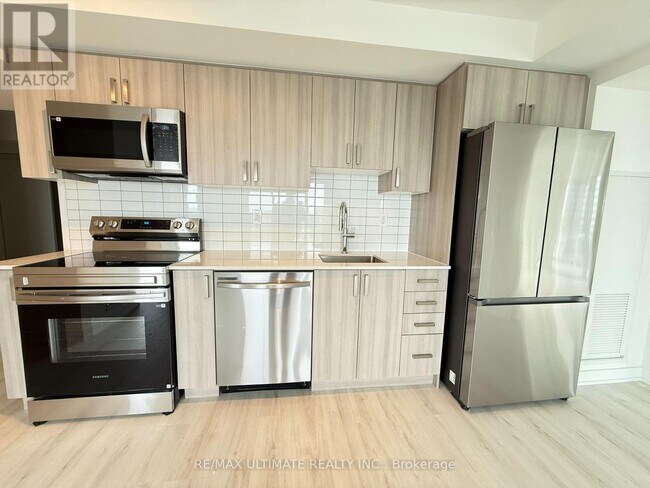 Photo du bâtiment - 1010 Sandy Beach Rd