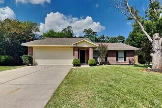 Building Photo - 2403 Pine Cone Dr
