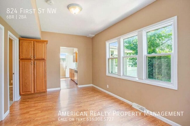 Foto del edificio - 824 First St NW-