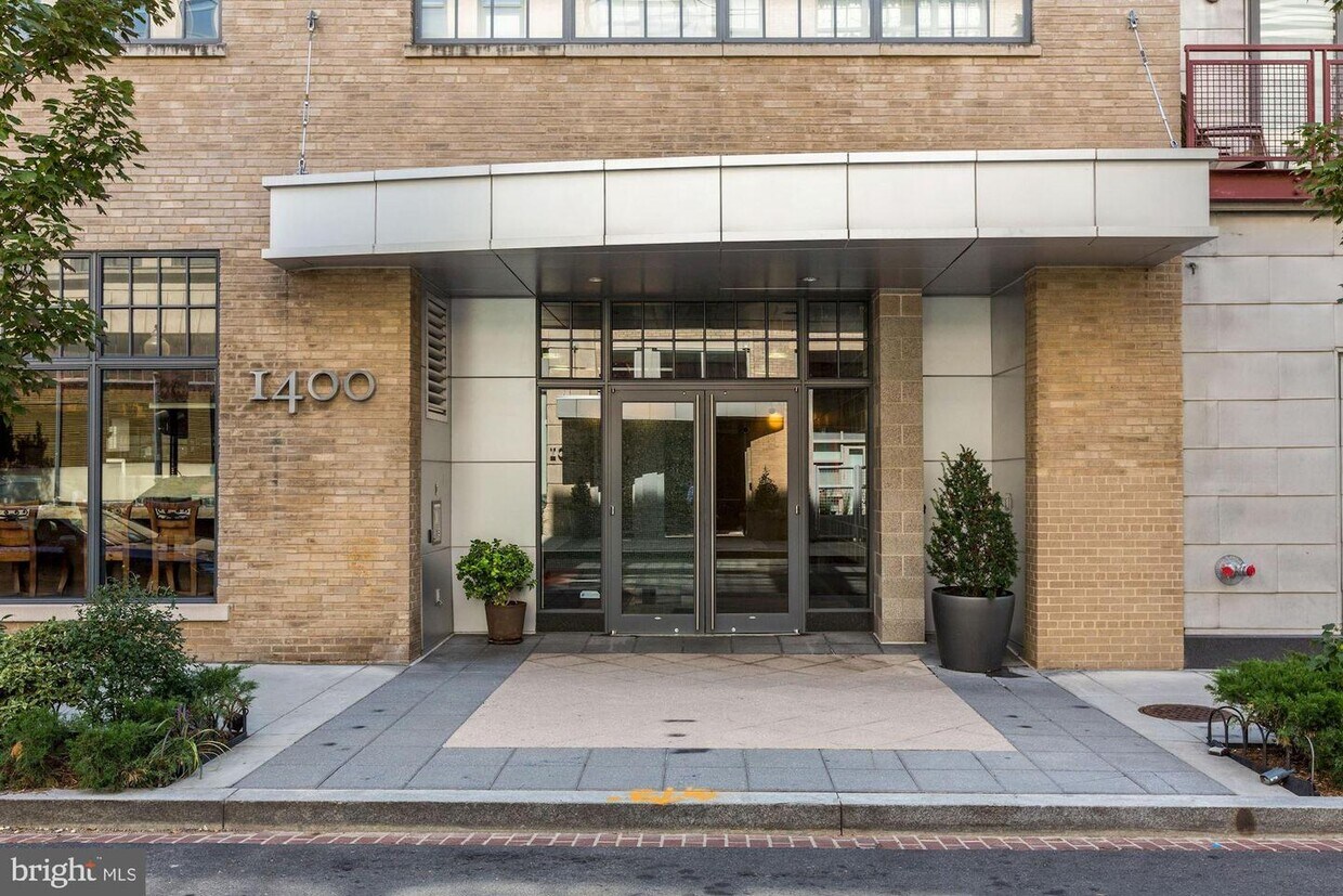 Foto principal - 1400 Church St NW
