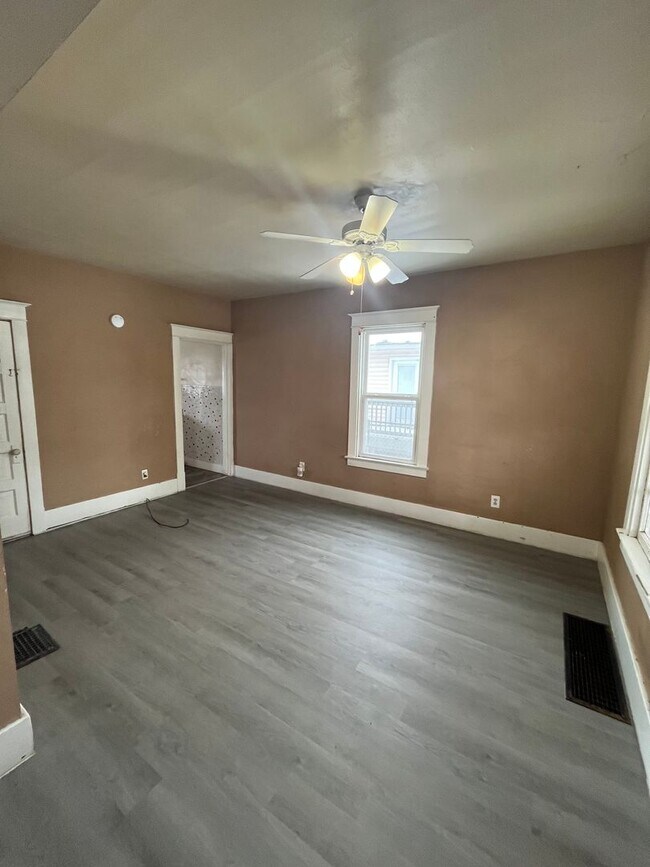 Foto del edificio - 3 Bedroom House in Roxana