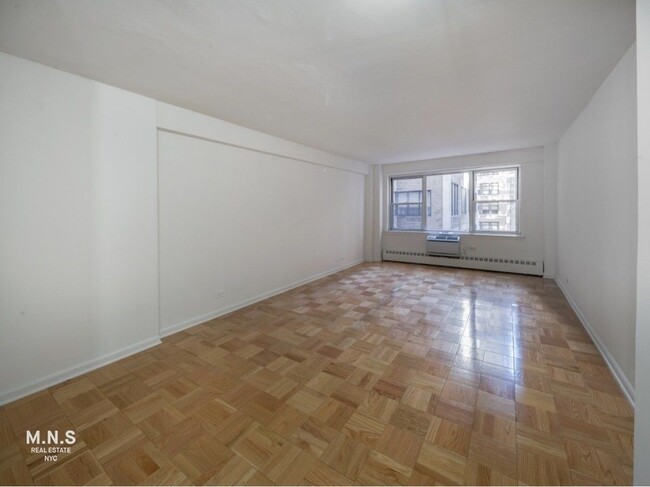 Building Photo - 300 East 46th Street