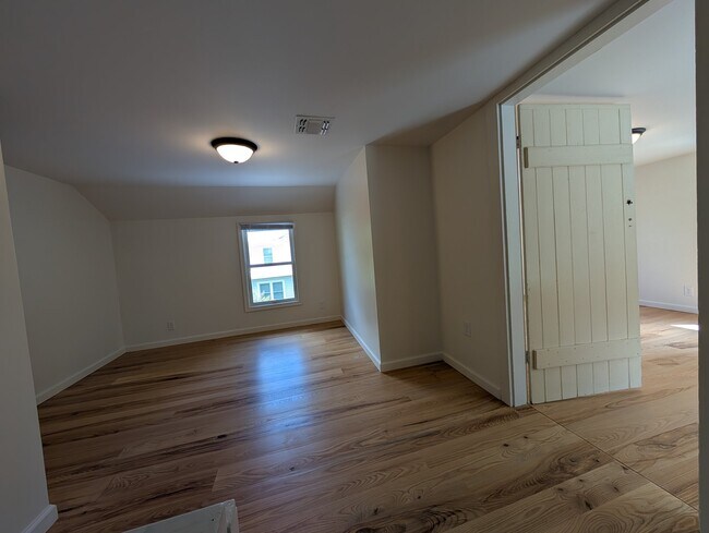 Foto del edificio - 6836 Maple Brook Ln