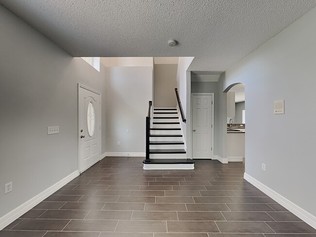 Building Photo - 605 Elbridge Dr