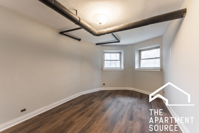 Foto del edificio - 4615 S Prairie Ave