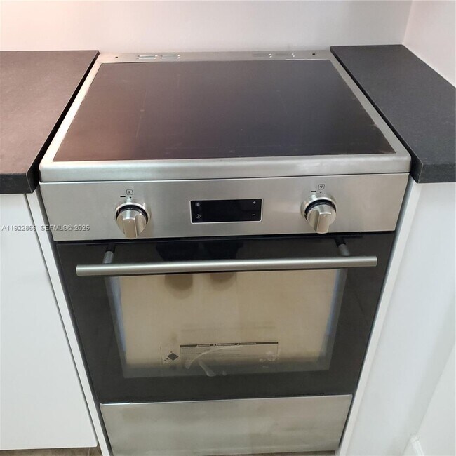 Foto del edificio - 9978 N Belfort Cir