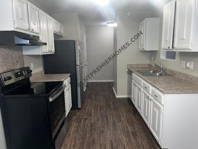 Building Photo - 3322 Country View, Schertz, TX 78108