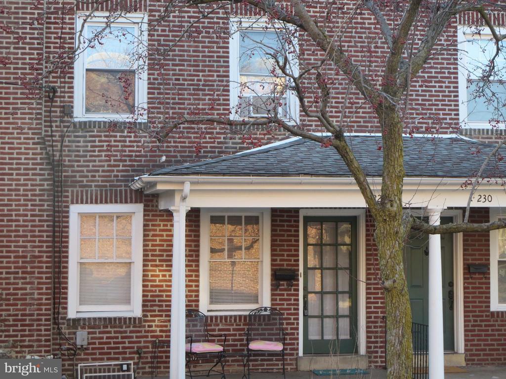 Primary Photo - 228 N Orange St