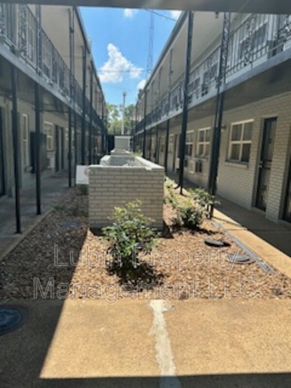 Foto del edificio - 1429 Court Ave