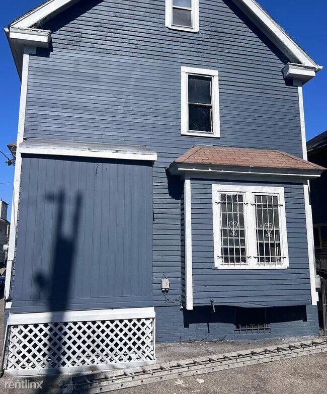 Building Photo - 3 br, 1 bath House - 12418 Osceola Avenue