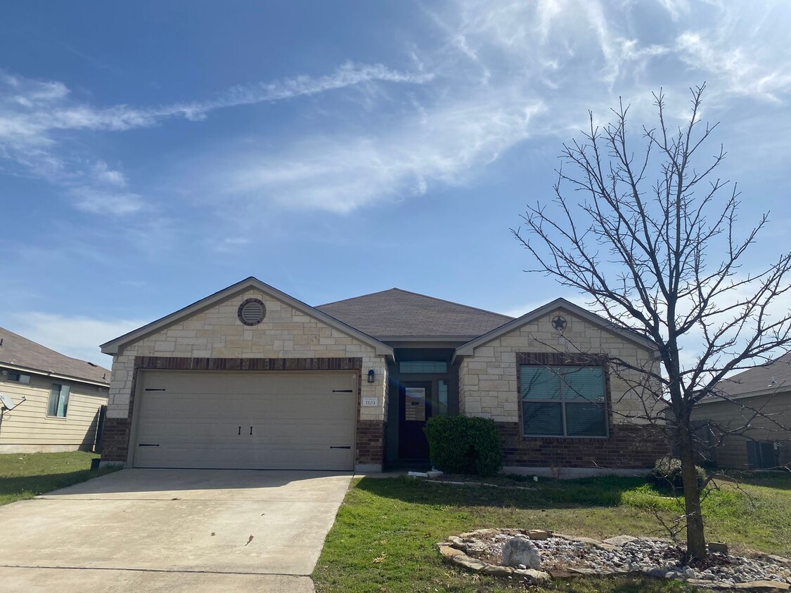 Foto principal - 3 Bedroom Conveniently Located