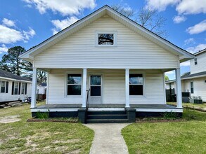 Building Photo - 505 N Houston St