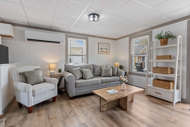 Building Photo - 2 Island Path