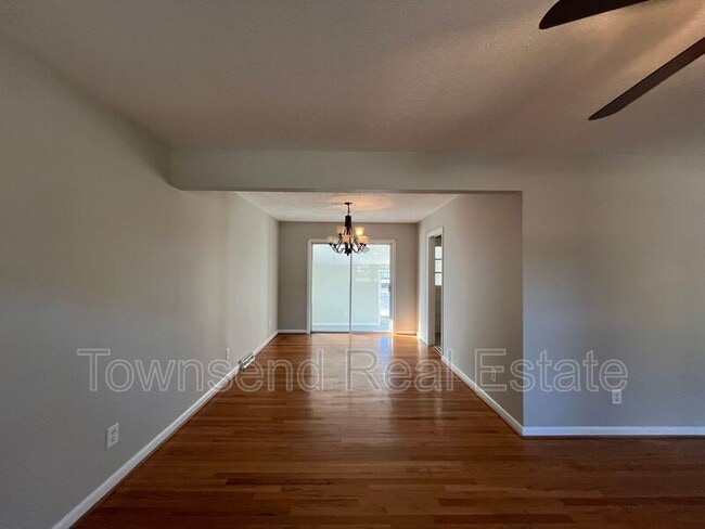 Foto del edificio - 5313 Hampton Rd