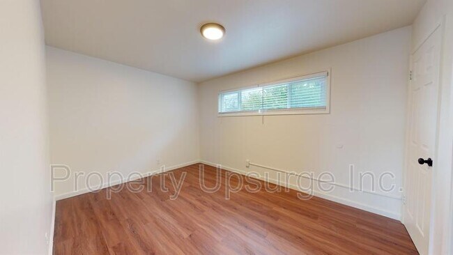 Foto del edificio - 2405 Old Eureka Way