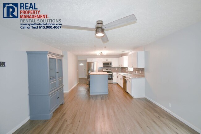 Foto del edificio - Adorable fenced in 3 bd 2 ba home in Murfr...