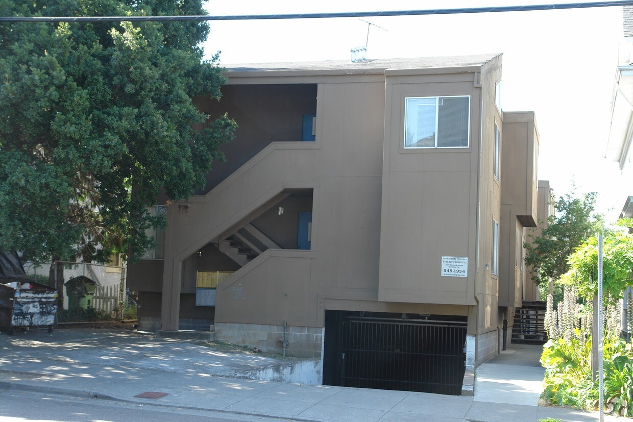 Primary Photo - 2218 Haste St