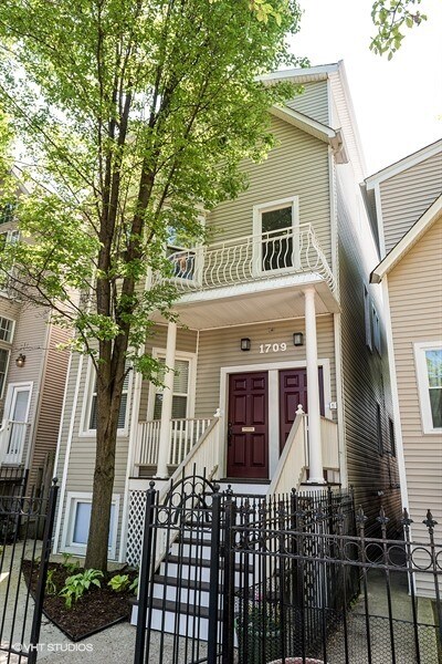 Primary Photo - 1709 W Fletcher St
