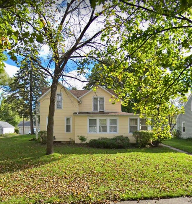 Front of hours - 177 Ellsworth street