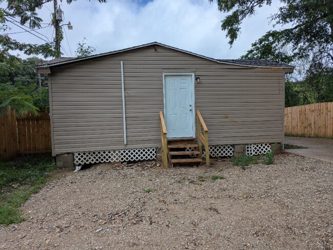 Foto del edificio - 7485 Old Shell Rd