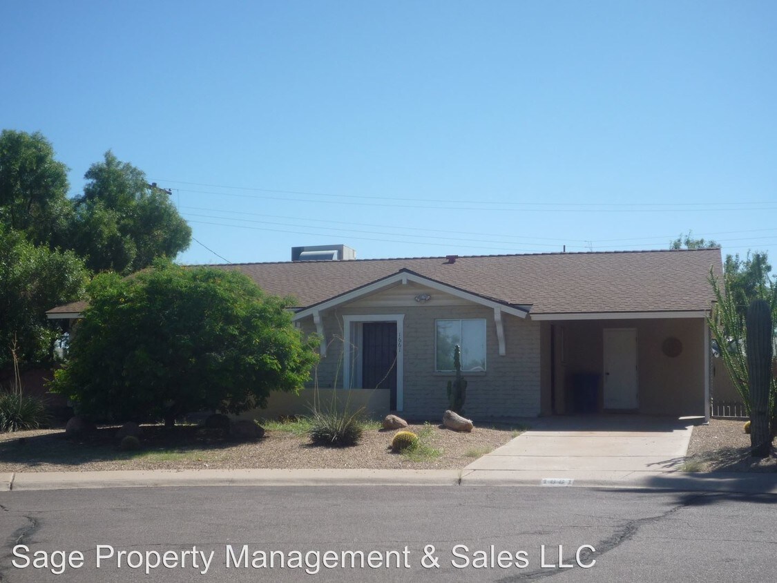 Foto principal - 3 br, 2 bath House - 1661 N. Circle Dr.
