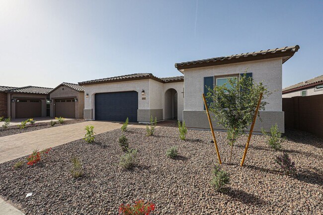 Foto del edificio - Beautiful 4 bedroom plus den home in Aloravita