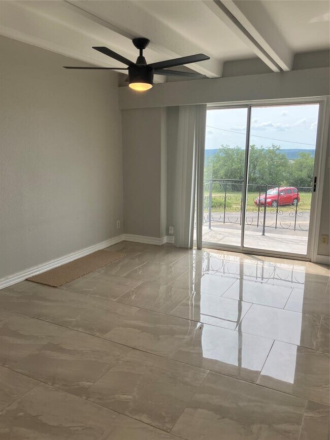 Building Photo - 5918 Lago Vista Way