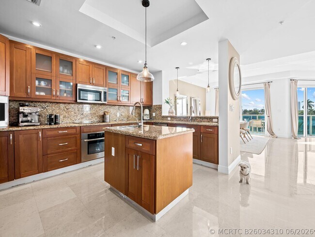 Foto del edificio - 516 Hendricks Isle