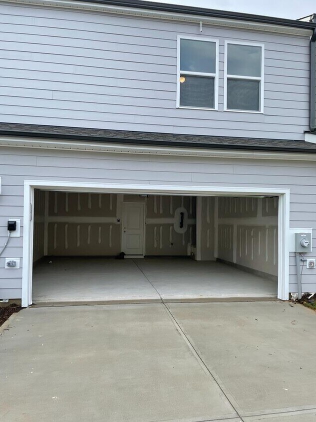 Building Photo - 5709 Kalamata Dr