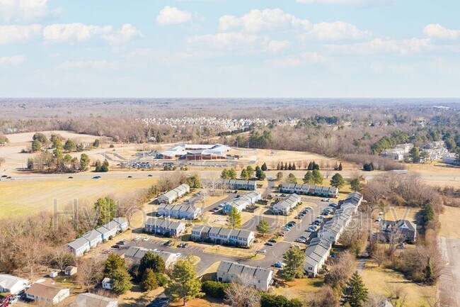Building Photo - 3240 Hunters Mill Ct