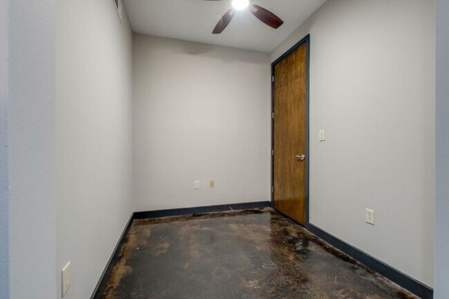 Building Photo - 1510 Demonbreun St