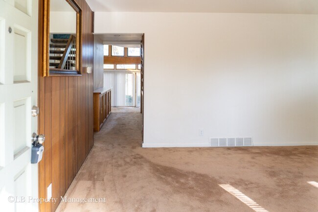 Foto del edificio - 1303 Lipan Dr