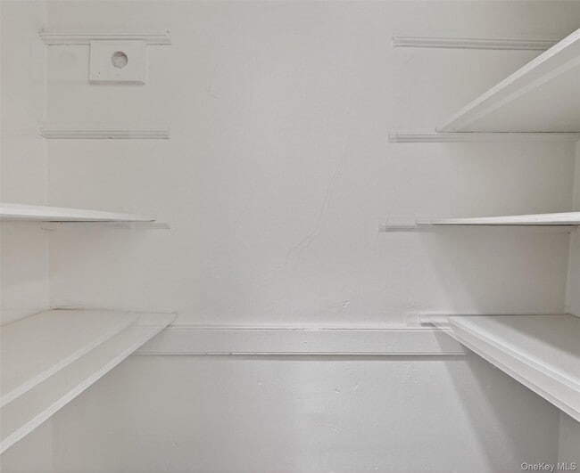 Building Photo - 74 Oak St