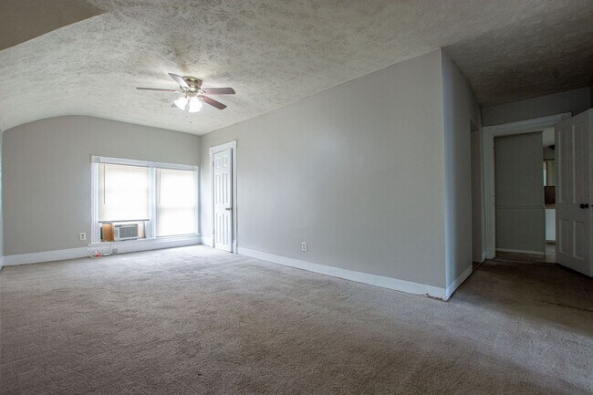 Foto del edificio - 6704 Binney St