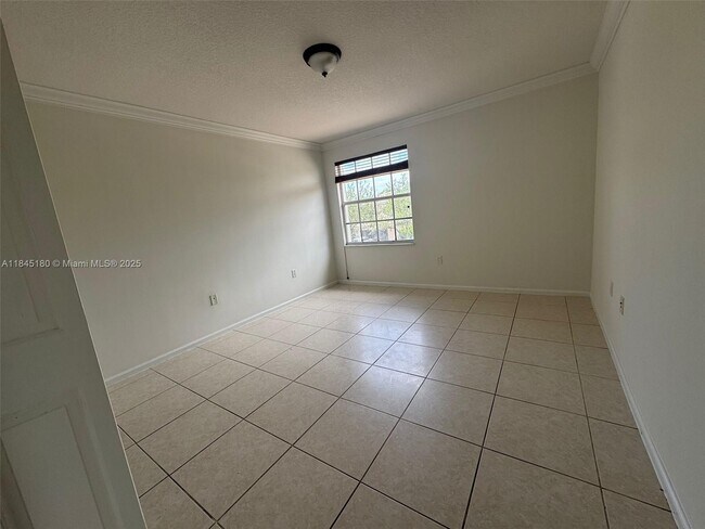 Building Photo - 16439 SW 28th Ct