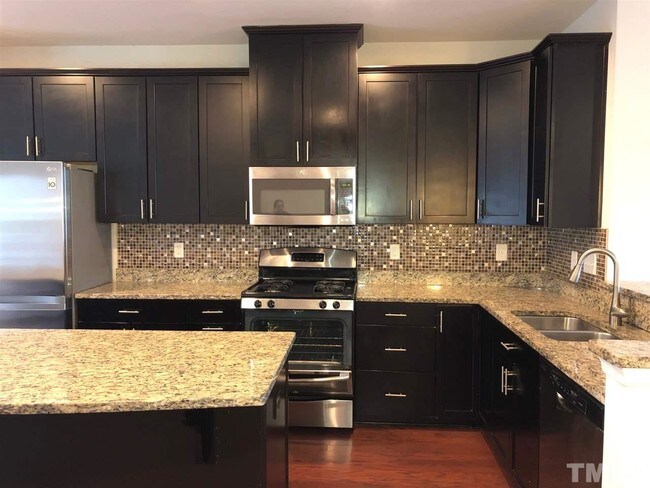 Building Photo - 635 Berry Chase Way