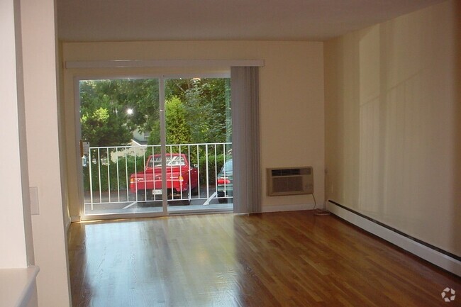 Building Photo - 6 Gilson Rd