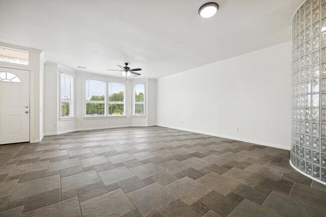 Foto del edificio - 879 Usener St