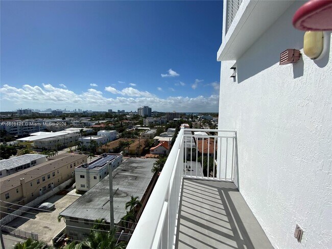 Building Photo - 7600 Collins Ave
