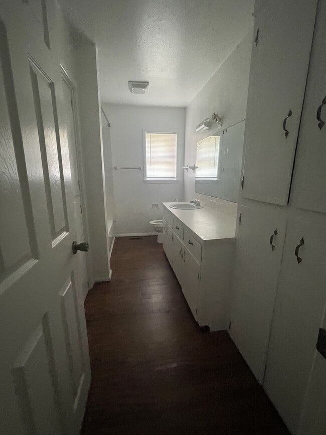 Building Photo - 104 Teen Dr