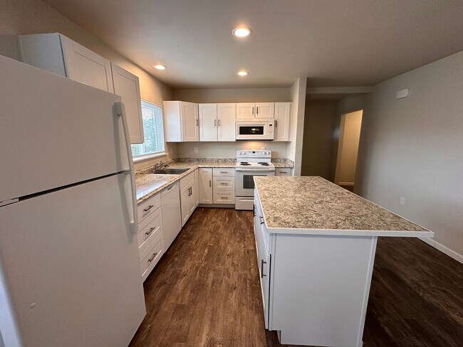 Foto del edificio - 1397 E Cypress Ave